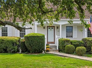 103 Gossets Turn Dr, Middletown, RI 02842