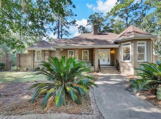 10 Dolphin Point Dr, Beaufort, SC 29907