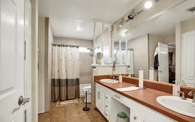 1010 Country Oak Dr — Photo 25