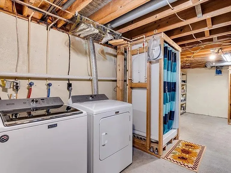 3321 Clove Cir — Photo 25