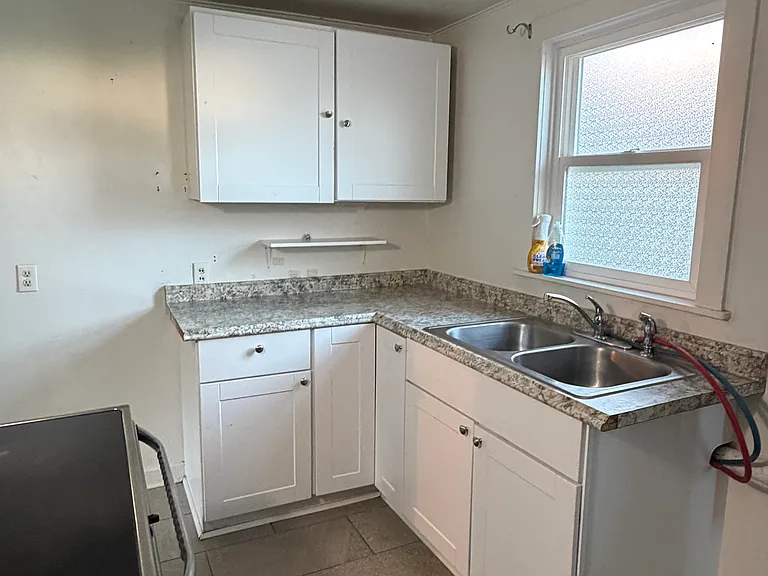 216 1/2 N Peach St — Photo 9