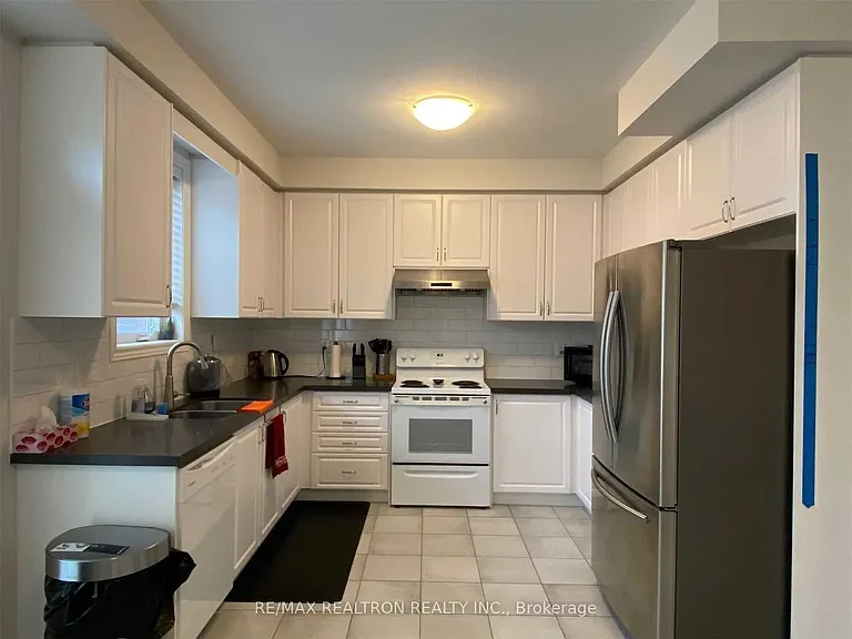 518 Threshing Mill Blvd — Photo 4