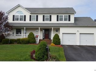 18 Vista Dr, Chester, NY 10918