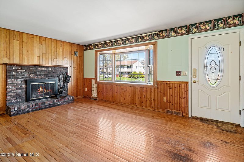 3rd image of 3 Tyler Street