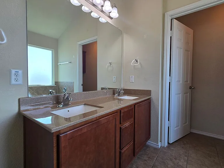 9702 Adeel Dr — Photo 21