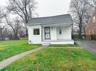 1096 Dover Rd, Pontiac, MI 48341