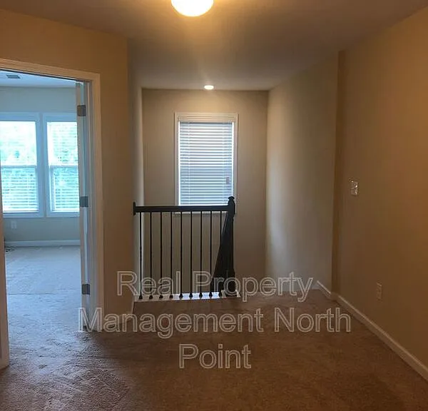 1175 Hampton Oaks Dr — Photo 12