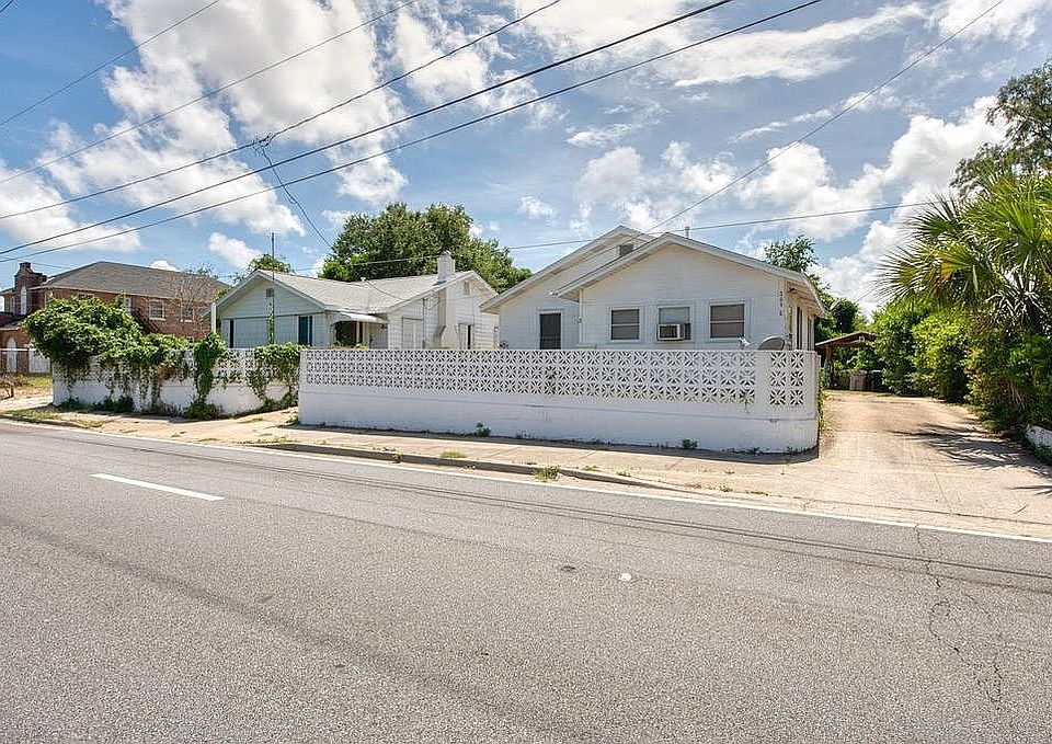 209 S. Navy Blvd from road