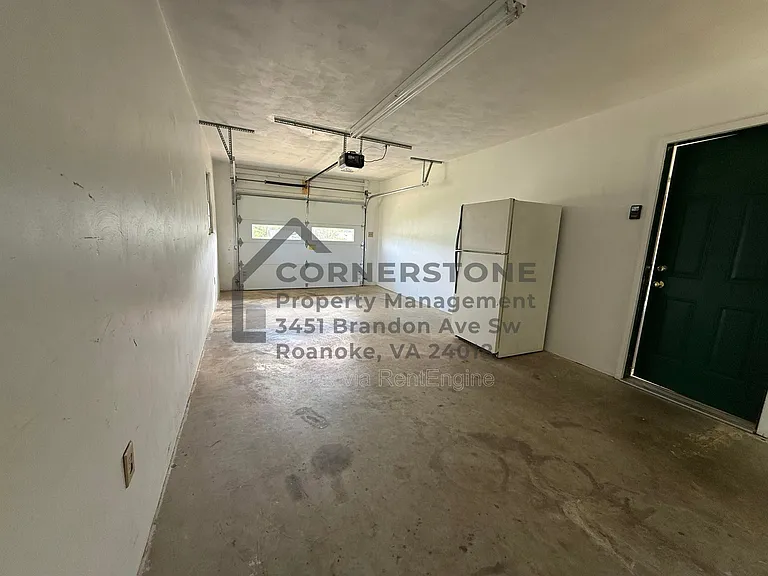 713 Lakeview Cir — Photo 10