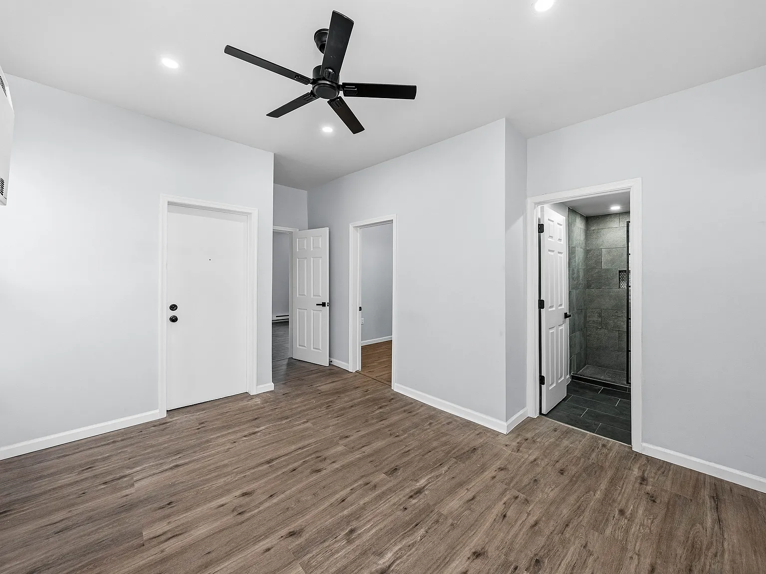 2 bed, $2,100 — Photo 4