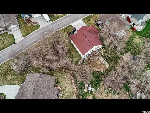 3rd image of 216 E Appaloosa Way
