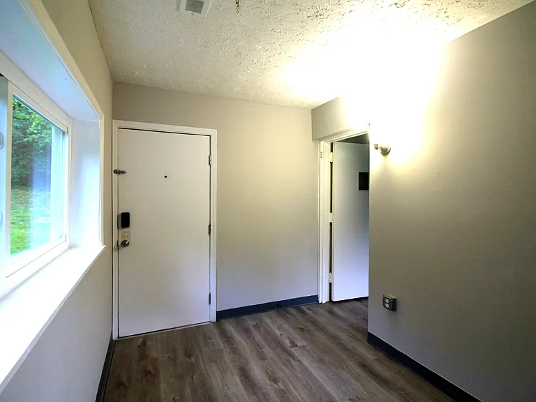 111 Bennett Ln — Photo 7