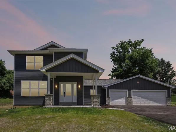 156 Reading Ave, Maryland Heights, MO 63043