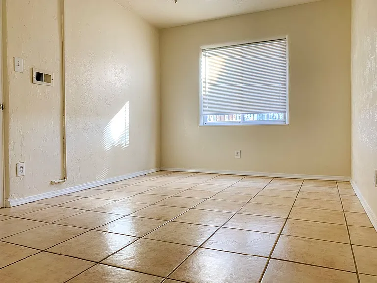 200-206 San Pablo St NE — Photo 20