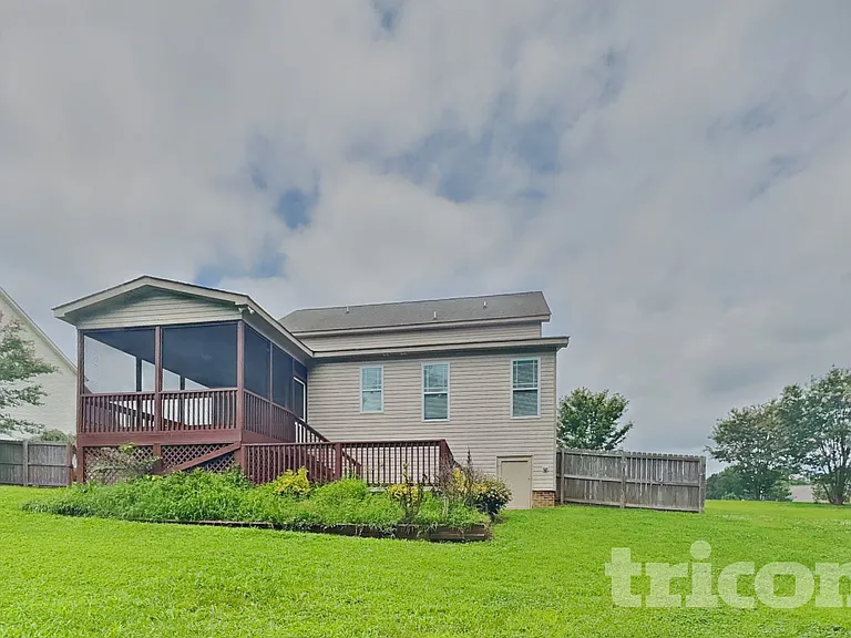 70 Hilldebrant Dr — Photo 16