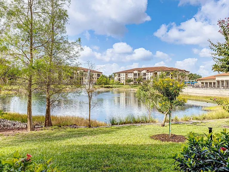 12960 Positano Cir #303 — Photo 31