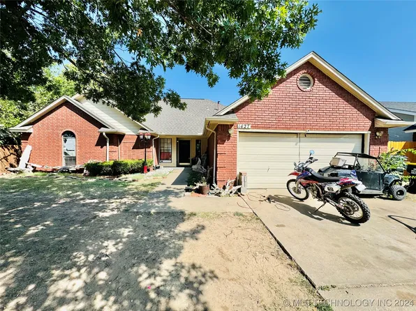 1427 E 136th St, Glenpool, OK 74033