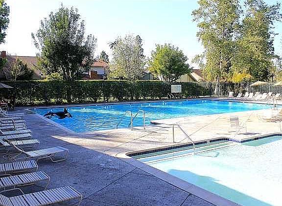 2nd image of 10760 Esmeraldas Dr