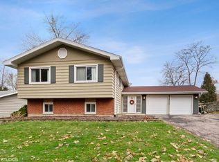 21W030 Mayfair Rd, Lombard, IL 60148