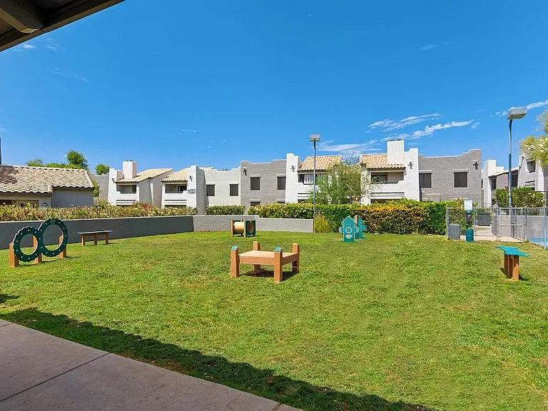 Cabrillo Apartments — Photo 17