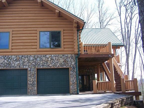2nd image of 218 Bee Cove Ln