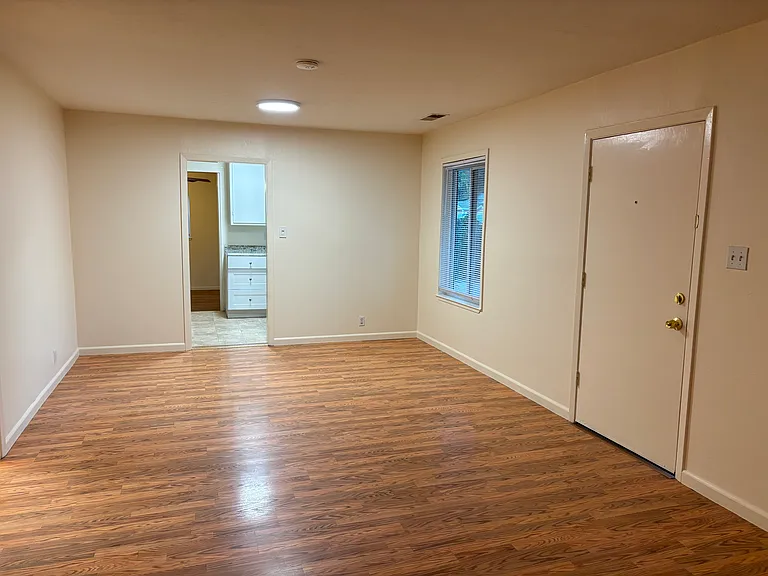2019 Fir St — Photo 6