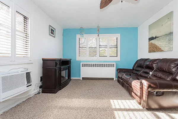 Sold by Keller Williams Realty Landmark | media 15