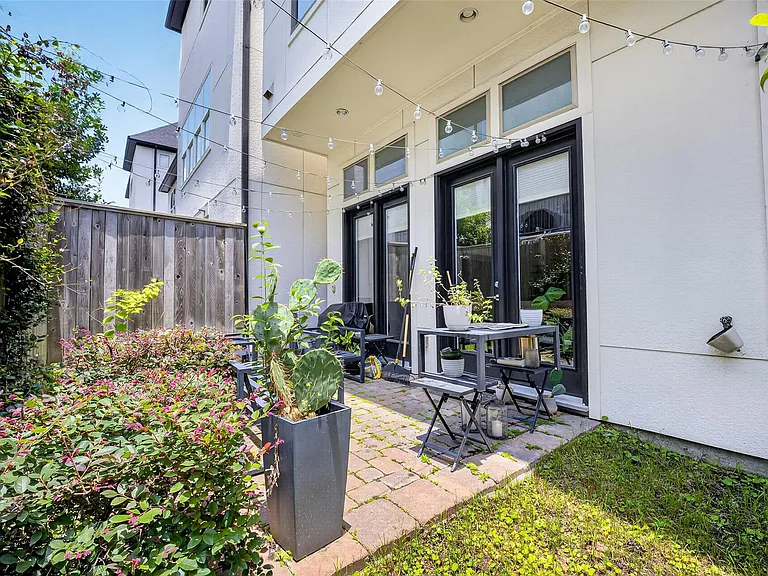 2703 Kinsley Oaks Dr — Photo 43