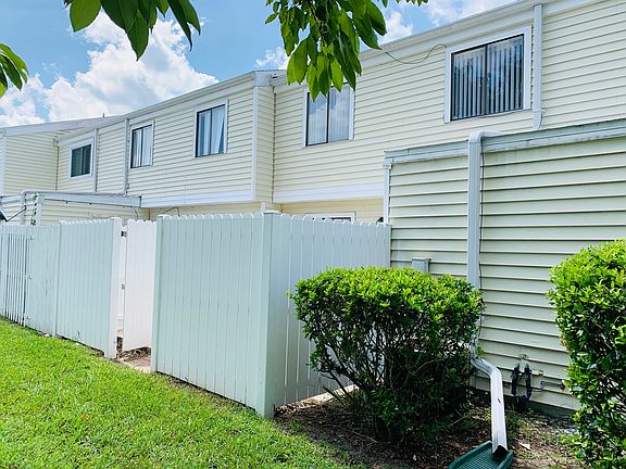 Back view of unit.