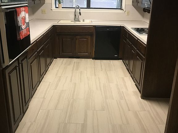 4th image of 3191 N Katherine Ave
