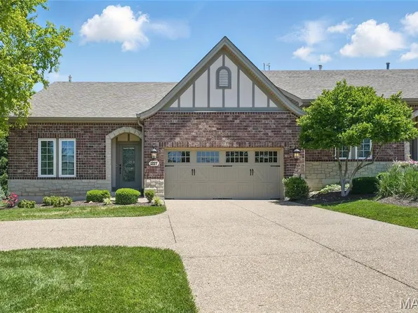 1227 Westmeade Dr, Chesterfield, MO 63005