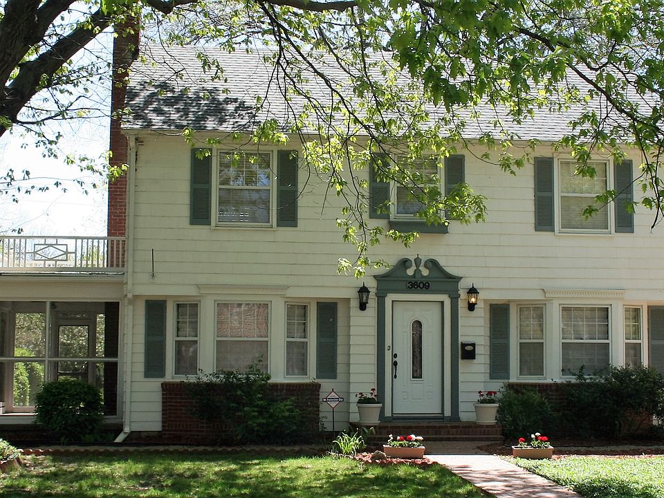 Front view of home