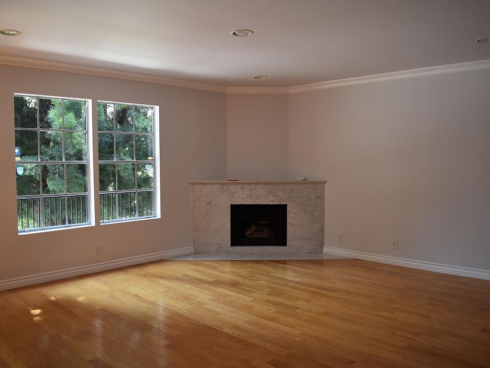 1st image of 557 E San Jose Ave APT 1