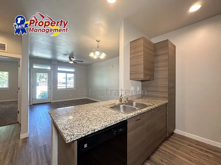 605 W Pine Ave #A2 — Photo 10