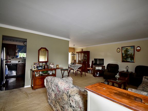 2nd image of 80 Jeffery Ln