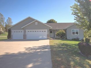 16348 Ridgeview Dr, Galesville, WI 54630