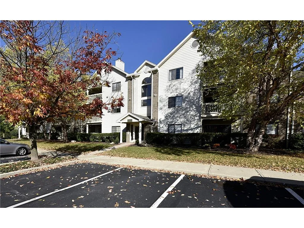8820 Yardley Ct APT 310 photo 1
