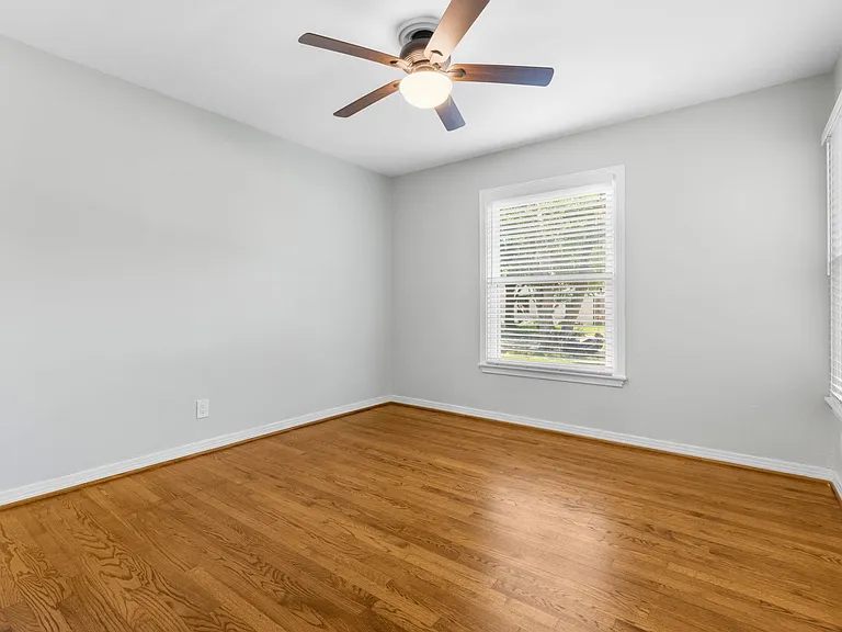 563 Hambrick Rd — Photo 13