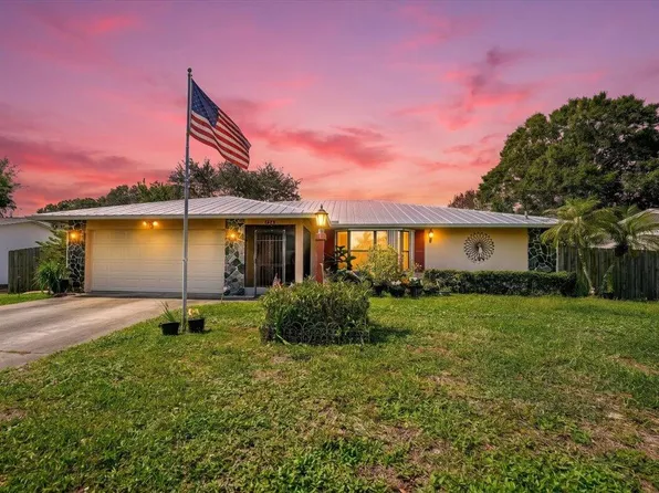 716 SE Evergreen Terrace, Port St Lucie, FL 34983