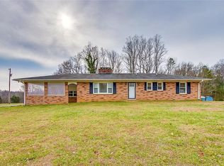 1829 Hill Everhart Rd, Lexington, NC 27295
