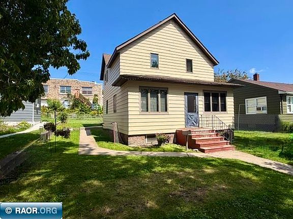 2nd image of 312 1st St SW