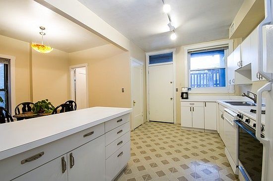 4th image of 5244 N Kenmore Ave #1S