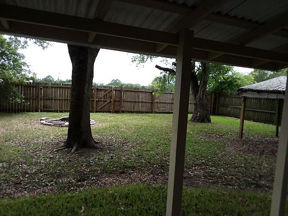 3rd image of 4014 Hunter Creek Dr
