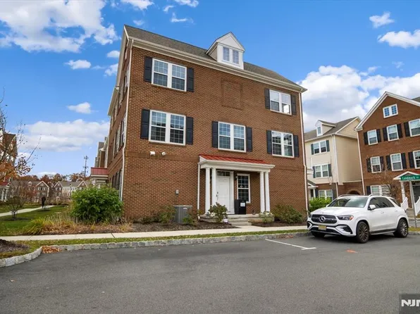 105 W Ramsey Ter #105, Fair Lawn, NJ 07410