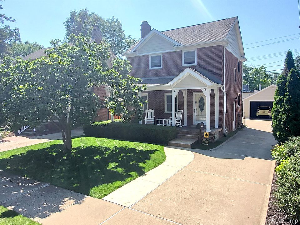 1st image of 923 Farmdale St