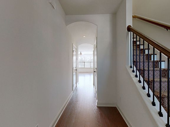 3rd image of 4004 Hebron Trace Pvt Dr