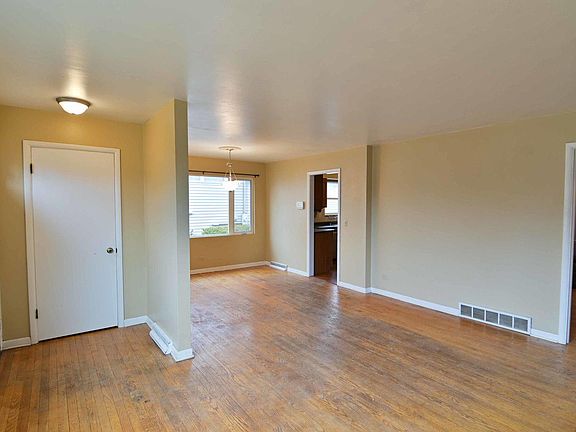 3rd image of 2102 Ezra Ave