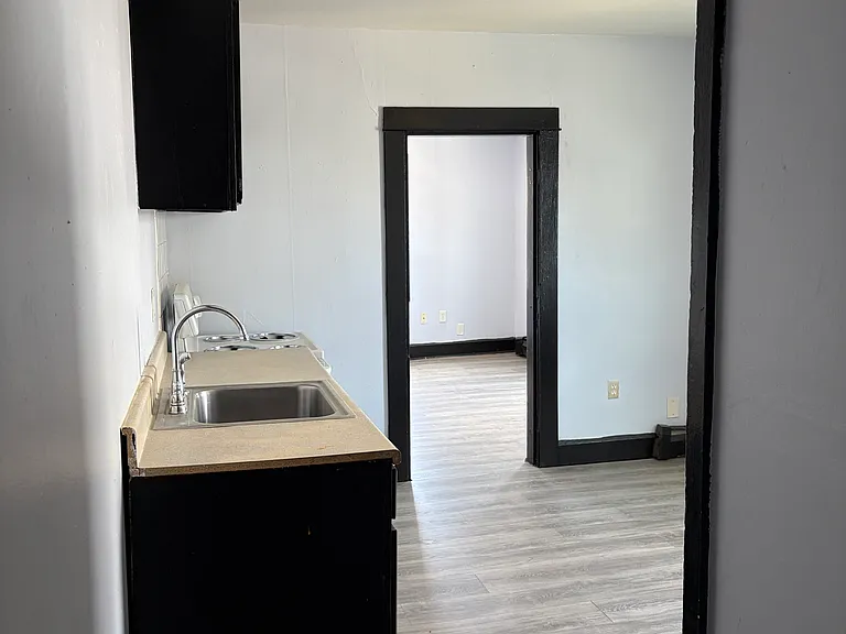 36 Lake St #1 — Photo 3