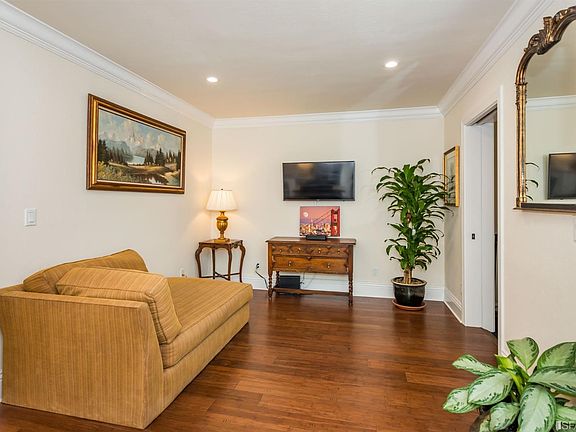 3rd image of 166 Park St