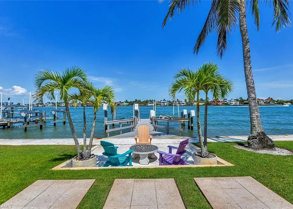 2143 Marina Dr